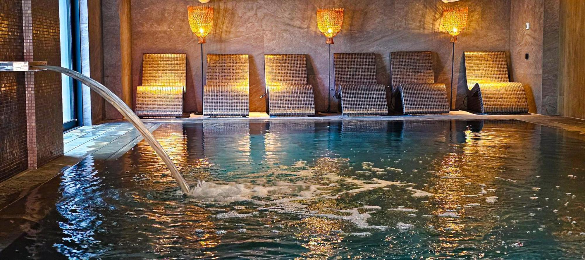 Hotel Bucura Călimăneşti Kültér fotó
